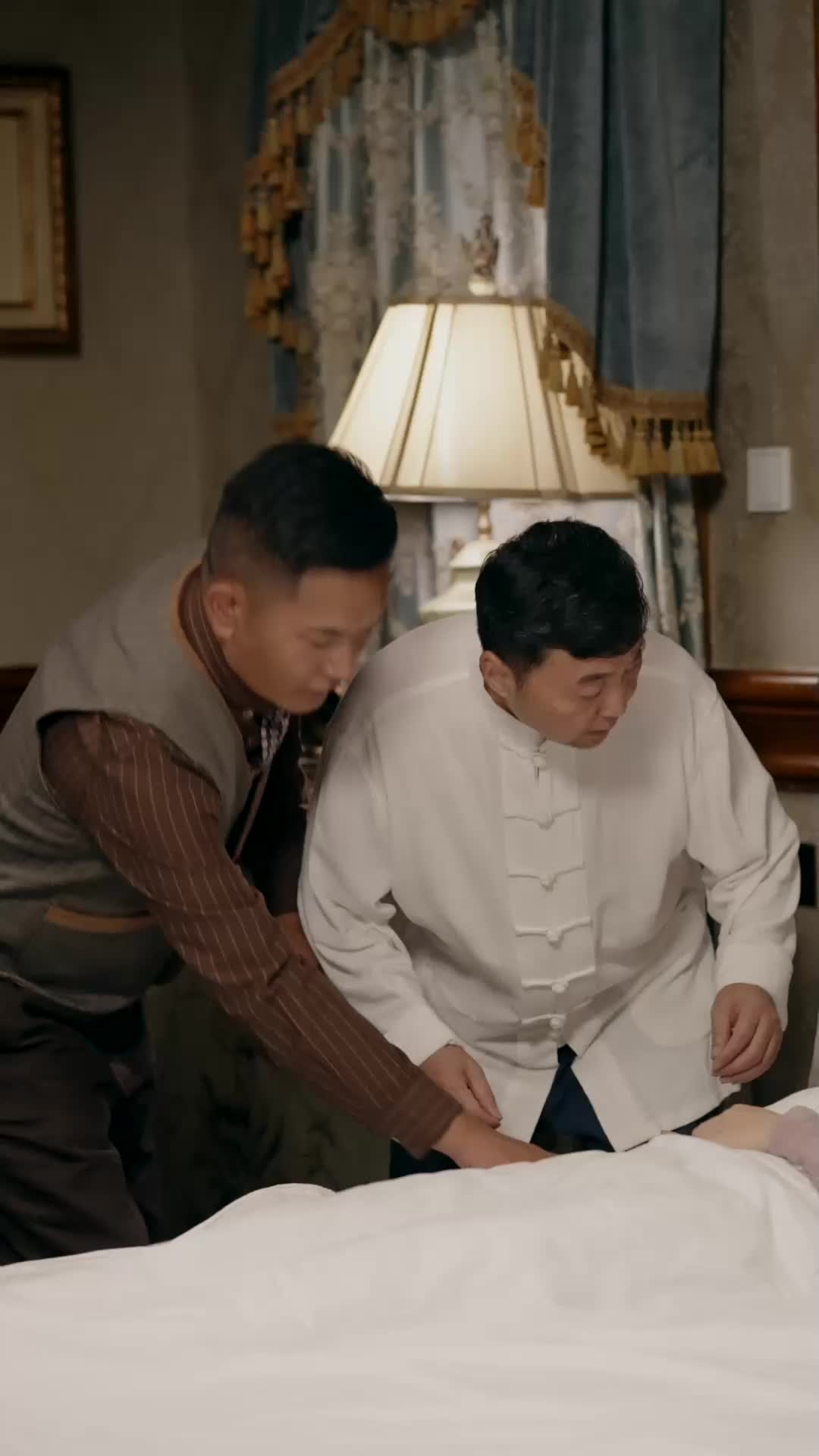 Tập 35 - Long Huyết Thức Tỉnh: Liều Mạng Cứu Nữ